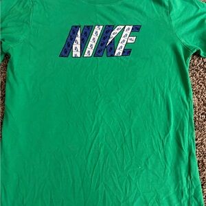 Nike Green T-Shirt size Youth L